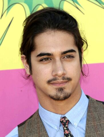 File:Avan-jogia-26th-annual-kids-choice-awards-01.jpg