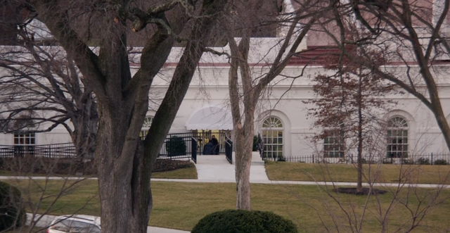 File:West Wing 201.png