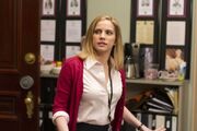 Anna Chlumsky Veep