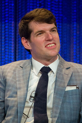 File:Timothy Simons 2014.jpg