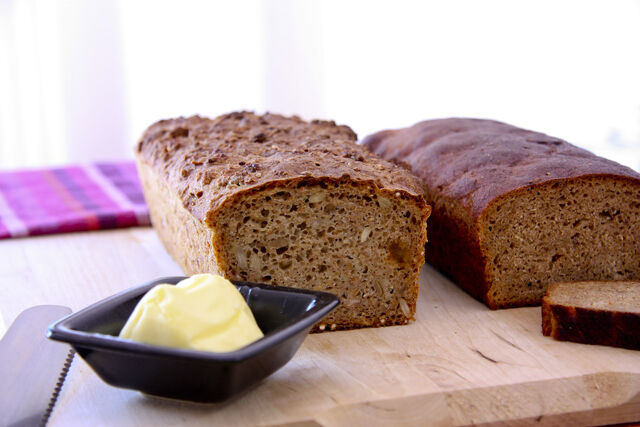 File:Swedish rye bread.jpg
