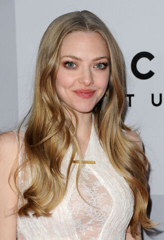 File:Amanda Seyfried 2.jpg
