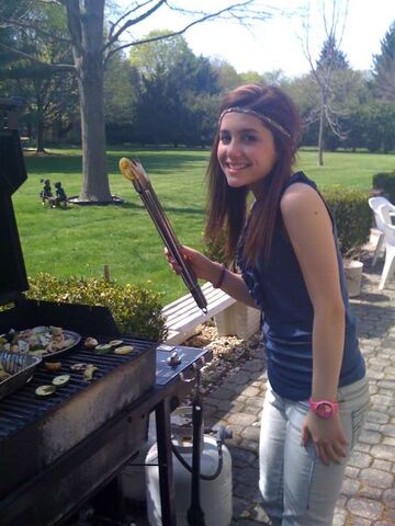 File:AriBBQ.jpg