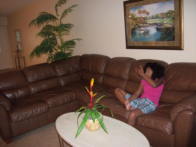 File:Yvette vacations 073.jpg