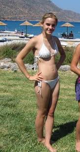 File:Emma bikini 2.jpg