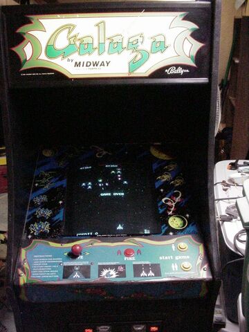 File:Galaga cabinet.jpg