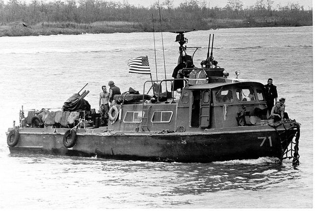 File:Fast Patrol Craft (Swift boat) slow.jpg