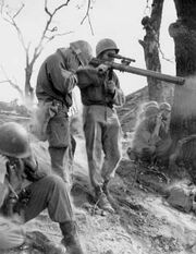 Soldier-firing-M18A1-recoilless-rifle-korea