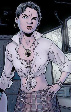 File:Genevieve Savidge.jpg