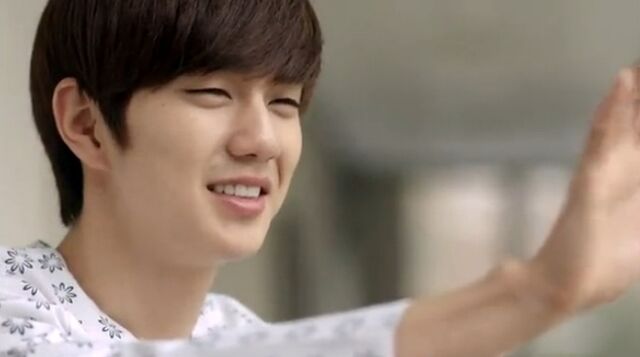 File:Khjsmiled.jpg