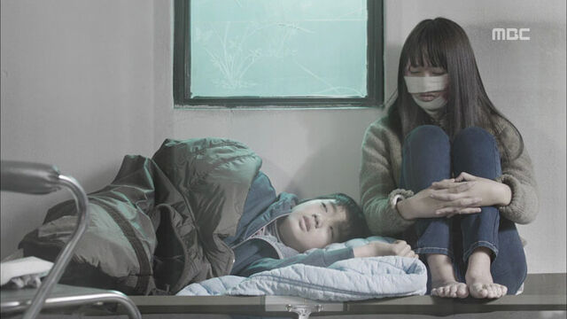 File:Younghyungjoonwithseoyeon.jpg