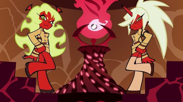 File:Kneesocks & Scanty.jpg