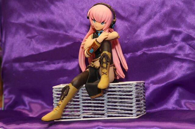 File:FiguStnd LukaFesta1.jpg
