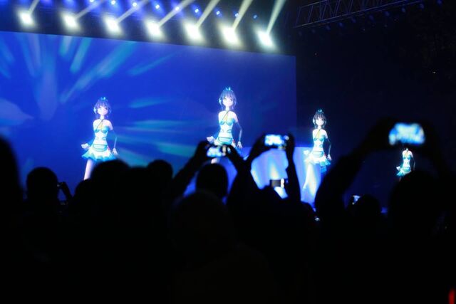File:Tianyi concert 2.jpg