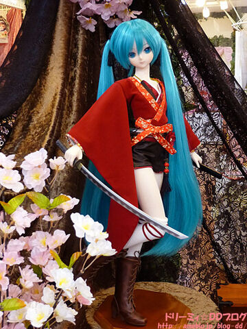 File:DollfieMiku3.jpg