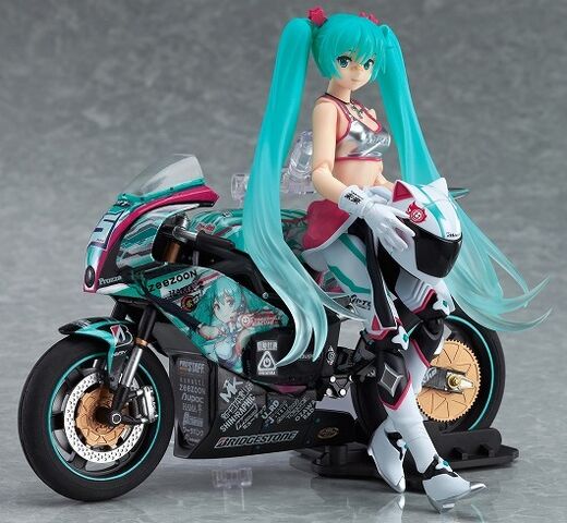 File:2014bikerqueenMiku.jpg