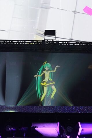File:Magical Mirai 2014 Weekender Girl.jpg