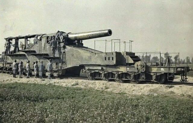 Arquivo:Cyclone-French-320th-artillery-5 Sept-1917-Belgium.jpg
