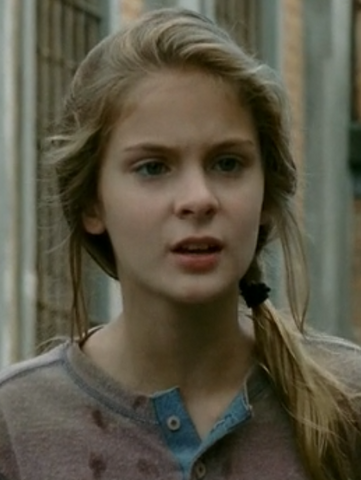 Fichier:LizzieSamuelsS4.png