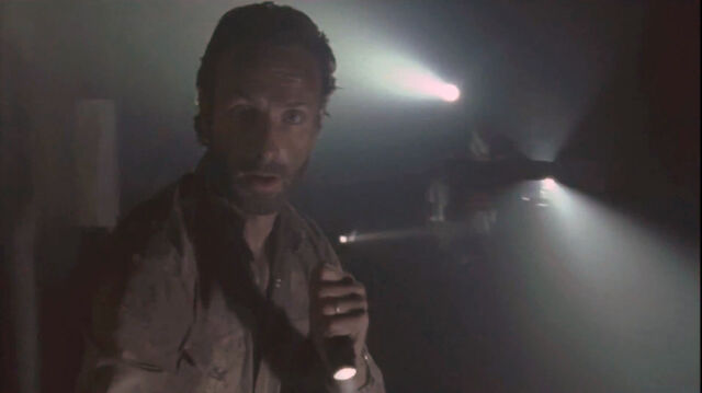 File:Andrew-lincoln-in-prison-walking-dead-season-3.jpg