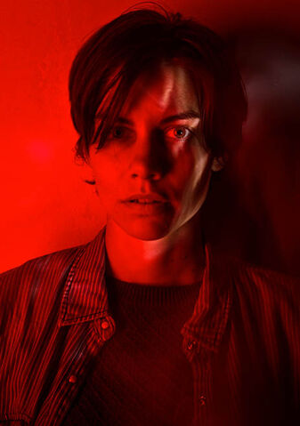File:The-walking-dead-season-7-maggie-cohan-red-portrait-658.jpg
