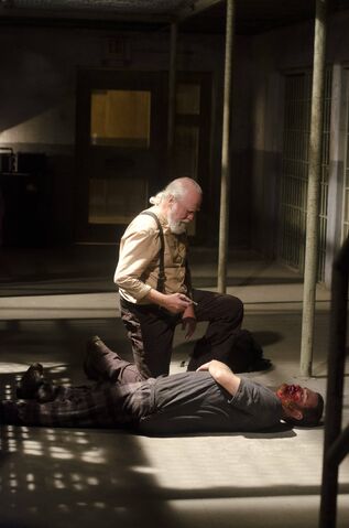 File:The-walking-dead-internment-hershel-2.jpg