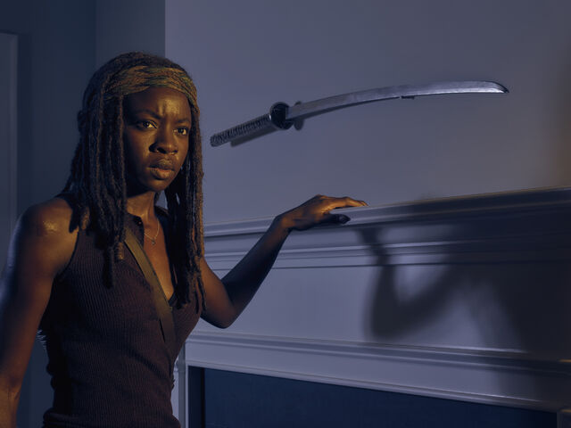 File:The-walking-dead-season-6-cast-michonne-gurira-9351.jpg