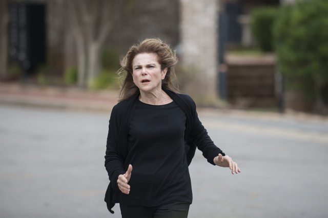 File:AMC 515 Deanna Running.png