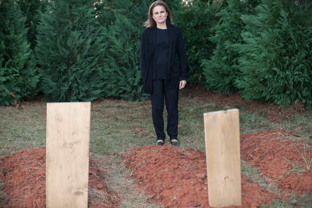 File:AMC 515 Deanna Graveyard.png