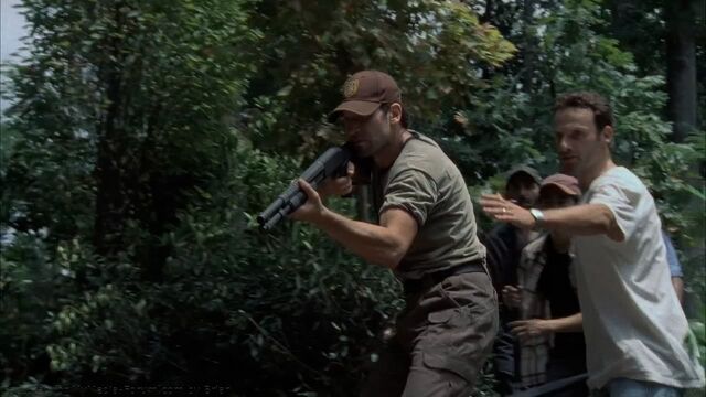 File:S01E02 hat001.jpg