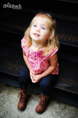 File:Tinsley Price ! (Judith season 4).jpg