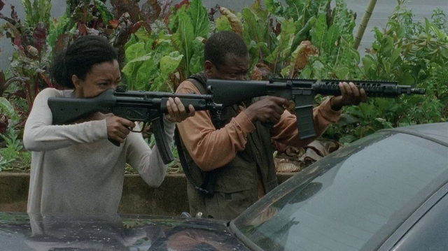 File:TWDS04E08MP5SomeRifle.png