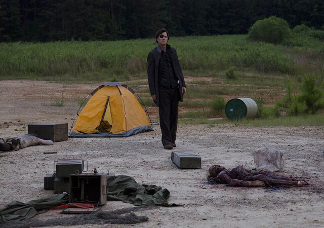 File:O-governador-the-walking-dead-s04e06-Live-Bait2.jpg