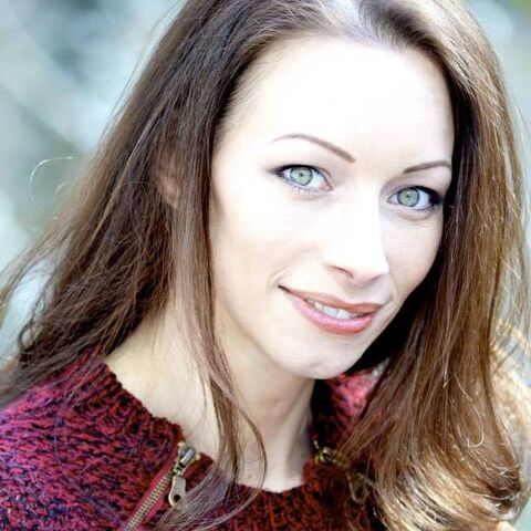 File:Cristin Azuree.jpg