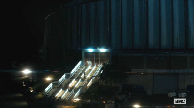 File:Fear-the-walking-dead-arena.jpg