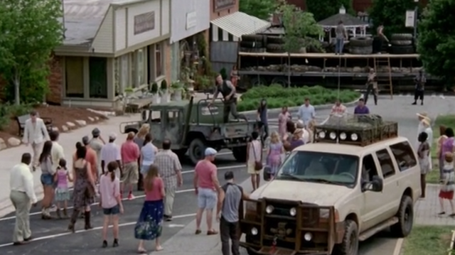 File:Woodbury extras.png