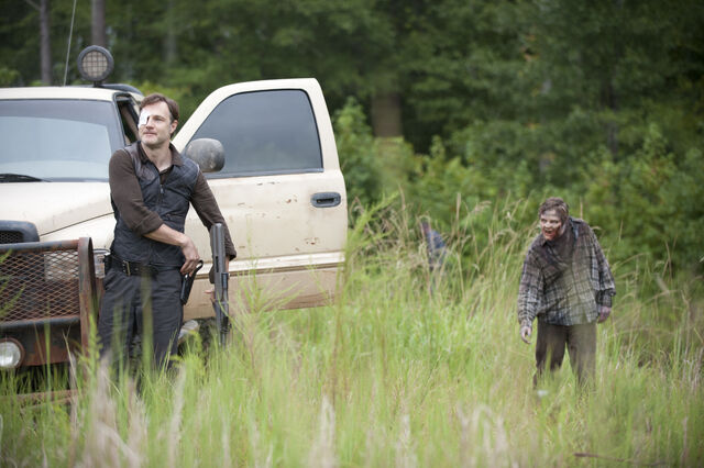 File:Walking-Dead-310-BTS-01.jpg