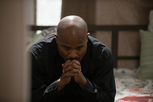 File:AMC 608 Gabriel Uneasy.png