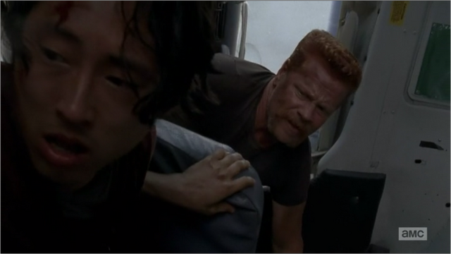 File:5x05 Abraham Glenn In The Bus.png