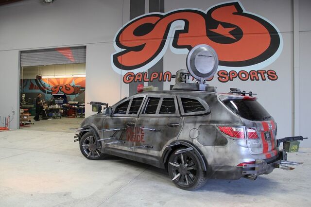 File:2013 Hyundai Santa Fe Zombie Survival Machine 4.jpg