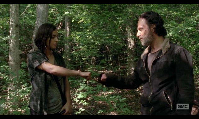 File:5x02 Fist Bumb.png