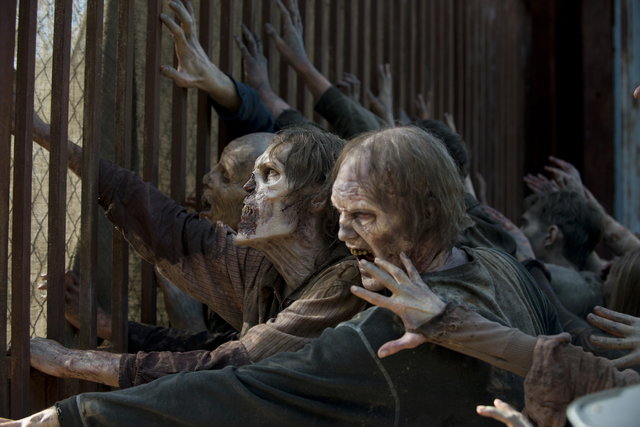 File:AMC 605 Walkers Pound Gate.png