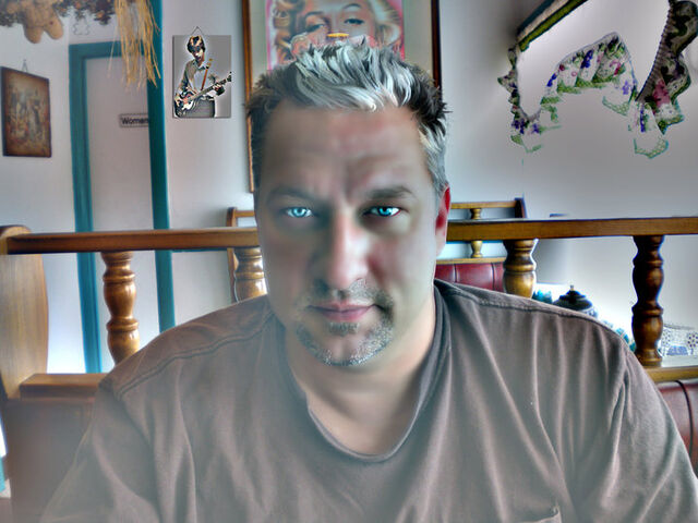 File:Glen Courtney Art!.jpg