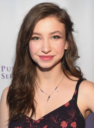 File:Katelyn Nacon.jpg