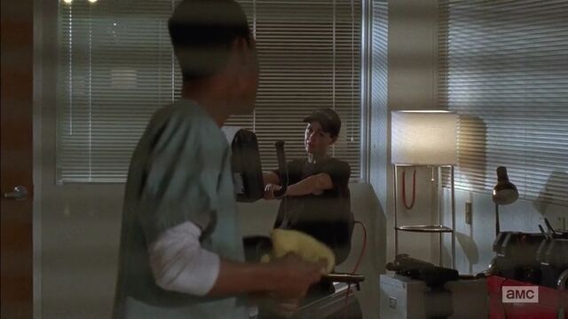 File:S5E4 Noah 2.jpg