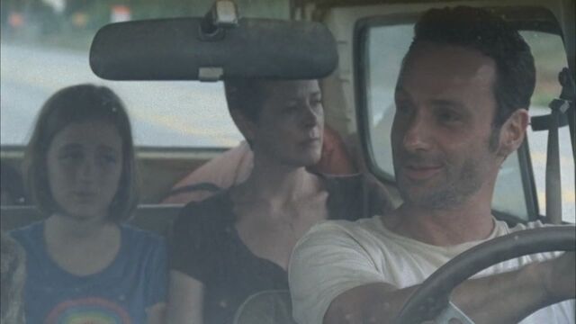 File:2x01-What-Lies-Ahead-the-walking-dead-26500528-1280-720.jpg