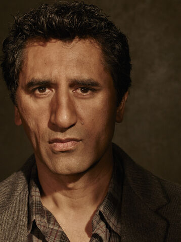 File:Fear-the-walking-dead-season-1-travis-curtis-cast-portrait-658.jpg