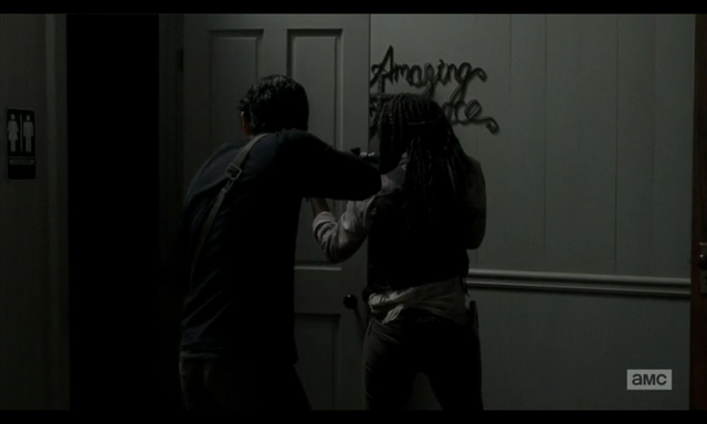File:5x02 Glenn & Michonne.png