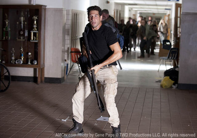 File:Episode-3-shane-hallway.jpg