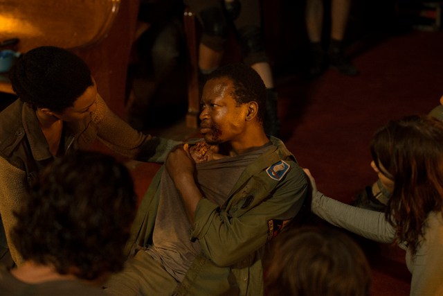File:AMC 503 Bob Reveals Bite.png